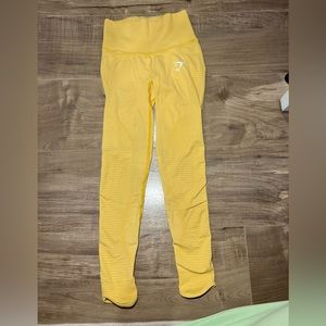 GYMSHARK seamless leggings - Gold/Mustard in color. Size XS